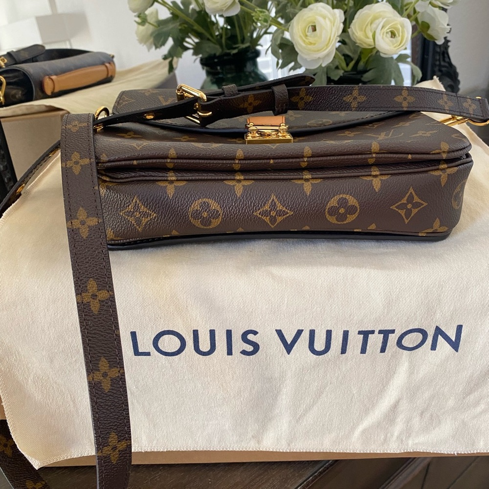 Louis Vuitton Monogram Pochette Metis Crossbody bag